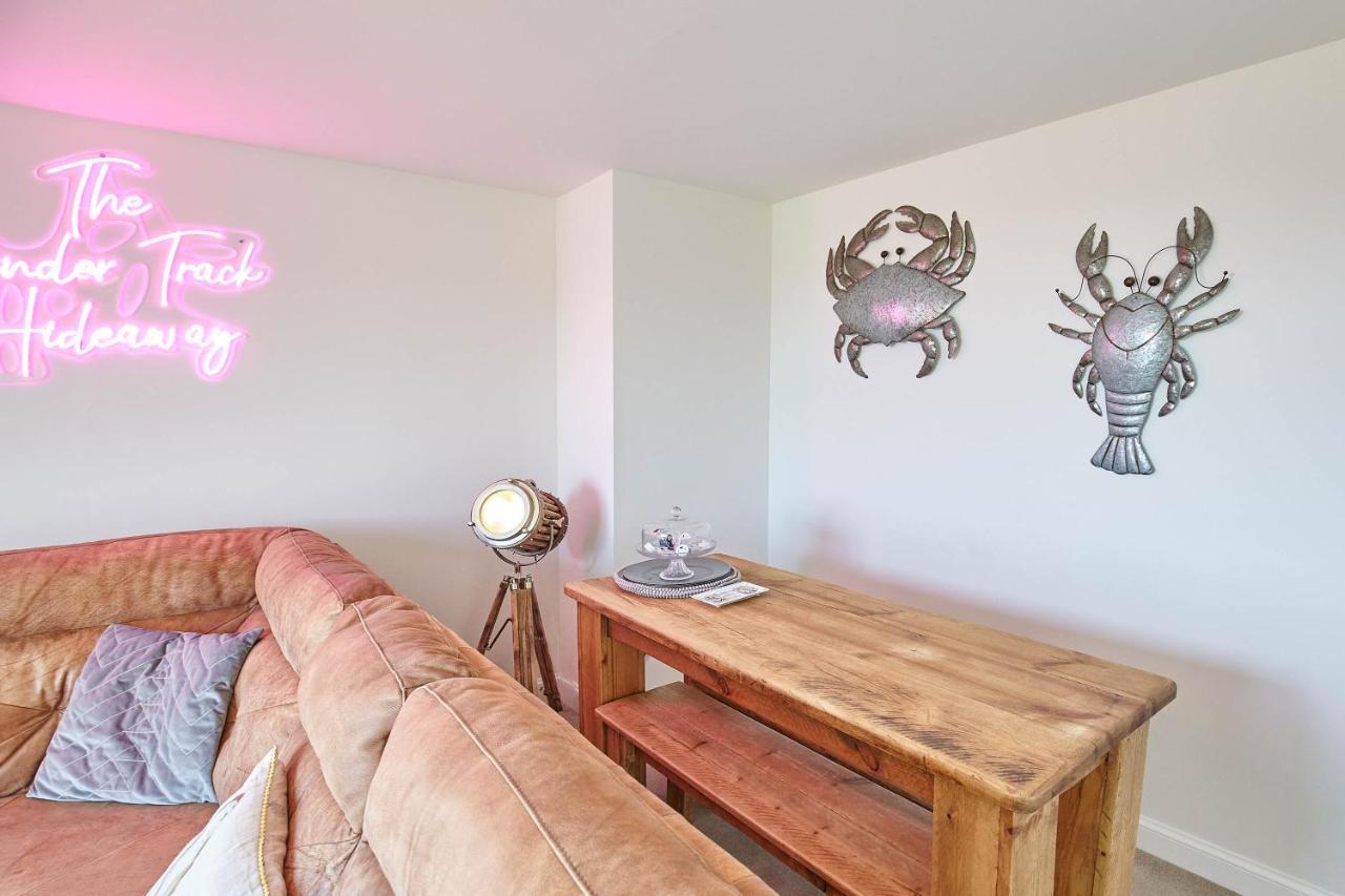 Host & Stay - The Cinder Track Hideaway Whitby Eksteriør bilde